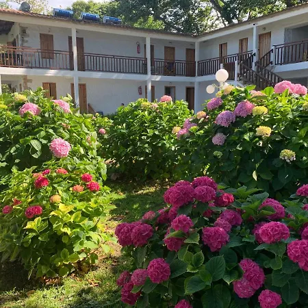 Aqua Rossa Hotel Kokkino Nero