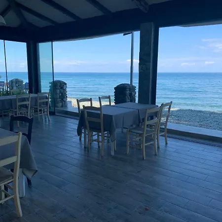 Aqua Rossa Hotel Kokkino Nero