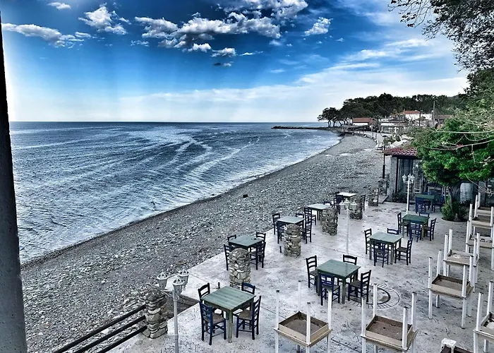 Aqua Rossa Kókkinon Nerón