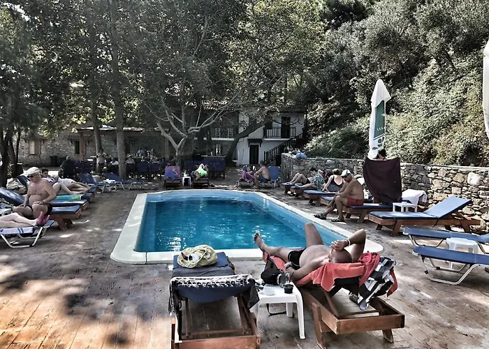 Aqua Rossa Kókkinon Nerón